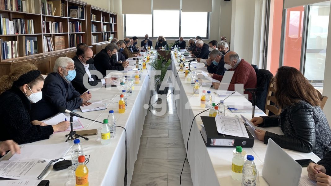 Hράκλειο: «Επί τάπητος» τα προβλήματα που ταλανίζουν τους σεισμόπληκτους (εικόνες)
