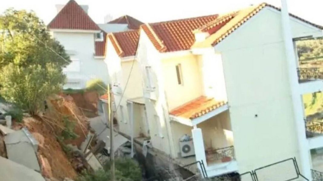 Καθιζήσεις απειλούν γειτονιά: Σπίτι «θάφτηκε» κατά τρία μέτρα