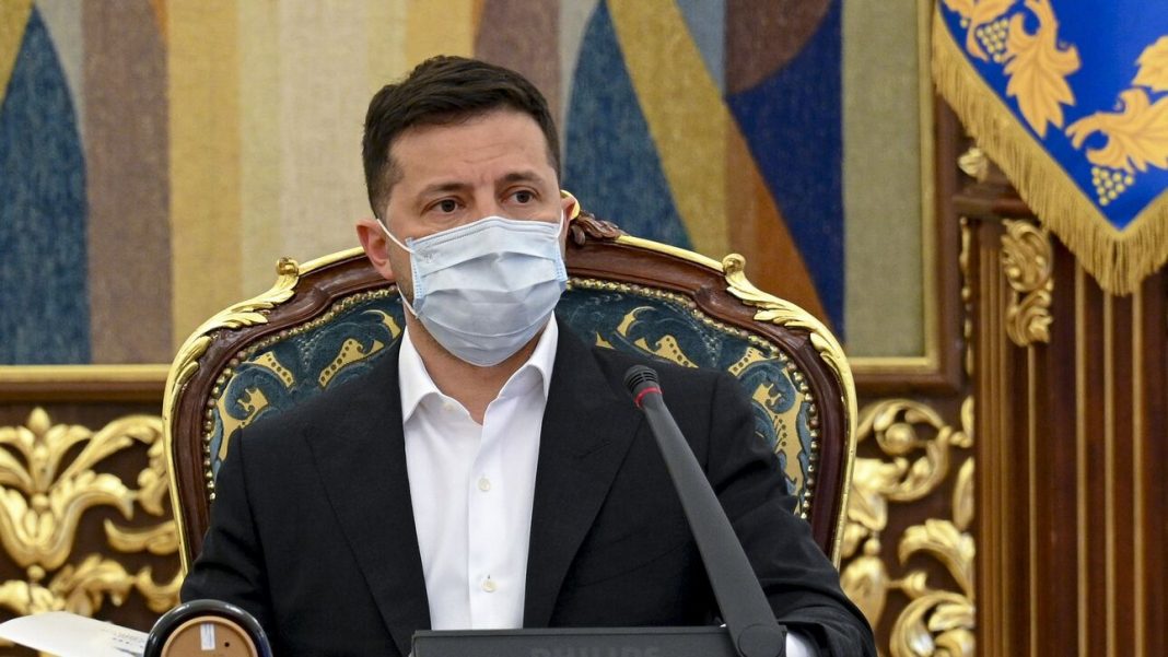 Ζελένσκι: Οι προειδοποιήσεις των ΗΠΑ για επικείμενη ρωσική επίθεση δεν βοηθούν την Ουκρανία