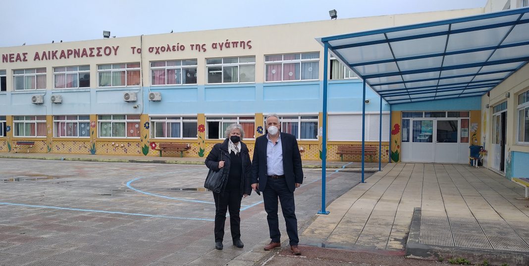Αυτοψία στις εργασίες σε δύο σχολικά συγκροτήματα από την αντιδήμαρχο Παιδείας