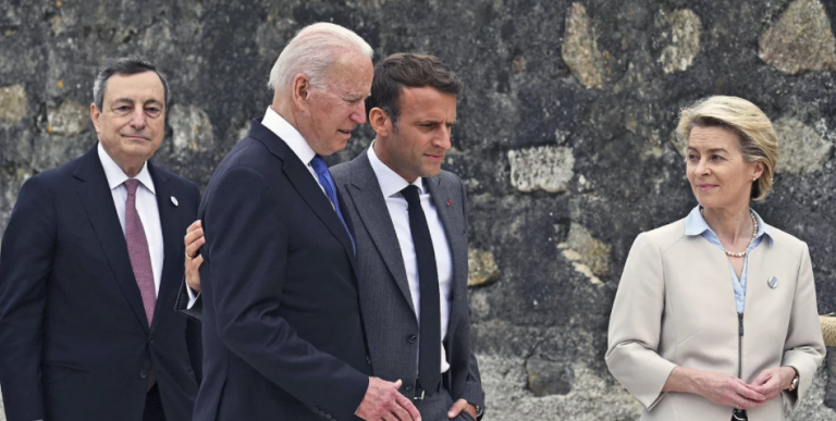 Εισβολή στην Ουκρανία: Εξετάζεται έκτακτη κοινή Σύνοδος Κορυφής ΝΑΤΟ-ΕΕ, παρόντος Μπάιντεν