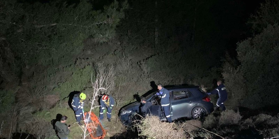 Φοιτήτρια έπεσε σε χαράδρα 8 μέτρων – Καρέ καρέ η διάσωσή της