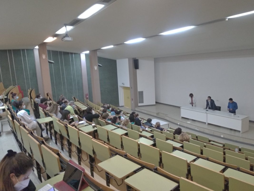 Ηράκλειο: Εκδήλωση για την Ημέρα της Γυναίκας από τους εργαζόμενους του  ΠΑΓΝΗ