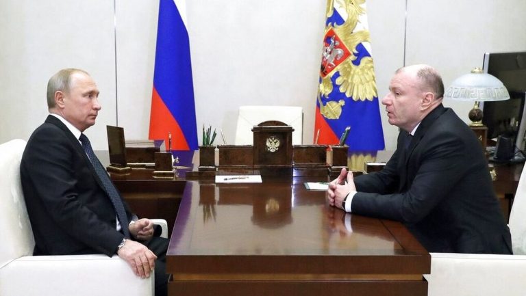 Μήνυμα του πλουσιότερου Ρώσου επιχειρηματία προς Πούτιν: «Μην μας πας πίσω στο 1917»