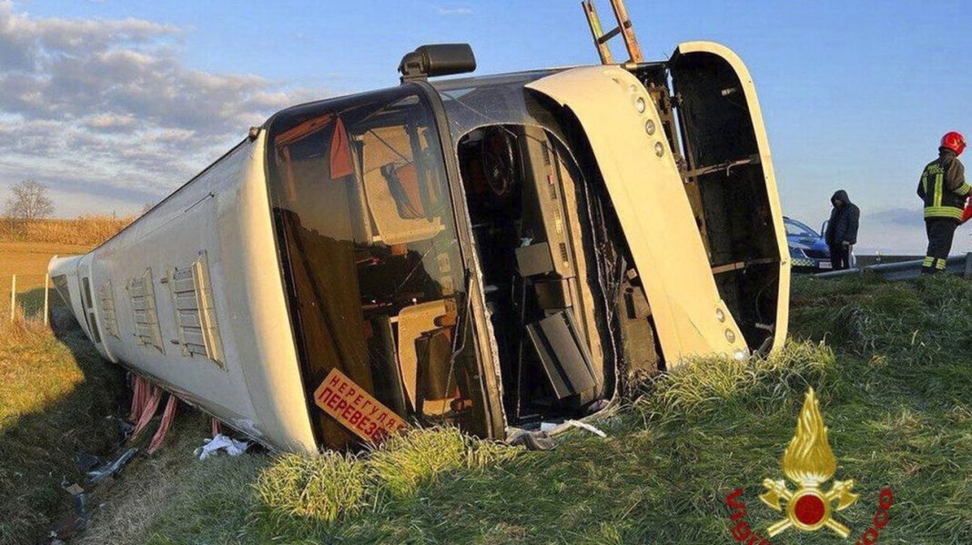 Τραγωδία στην Ιταλία: Ανετράπη λεωφορείο με Ουκρανούς πρόσφυγες – Mια νεκρή