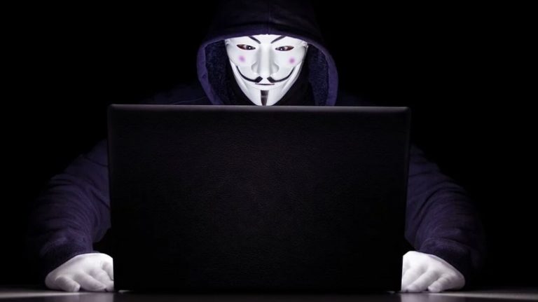 Μήνυμα των Anonymous στον ρωσικό λαό: Ξεσηκωθείτε και απομακρύνετε τον Πούτιν