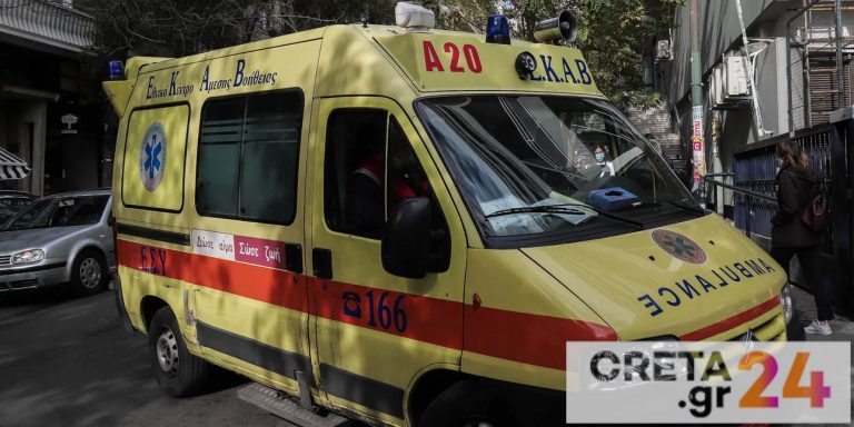 ΙΧ «καρφώθηκε» σε κολόνα της ΔΕΗ - Δείτε βίντεο και φωτογραφίες