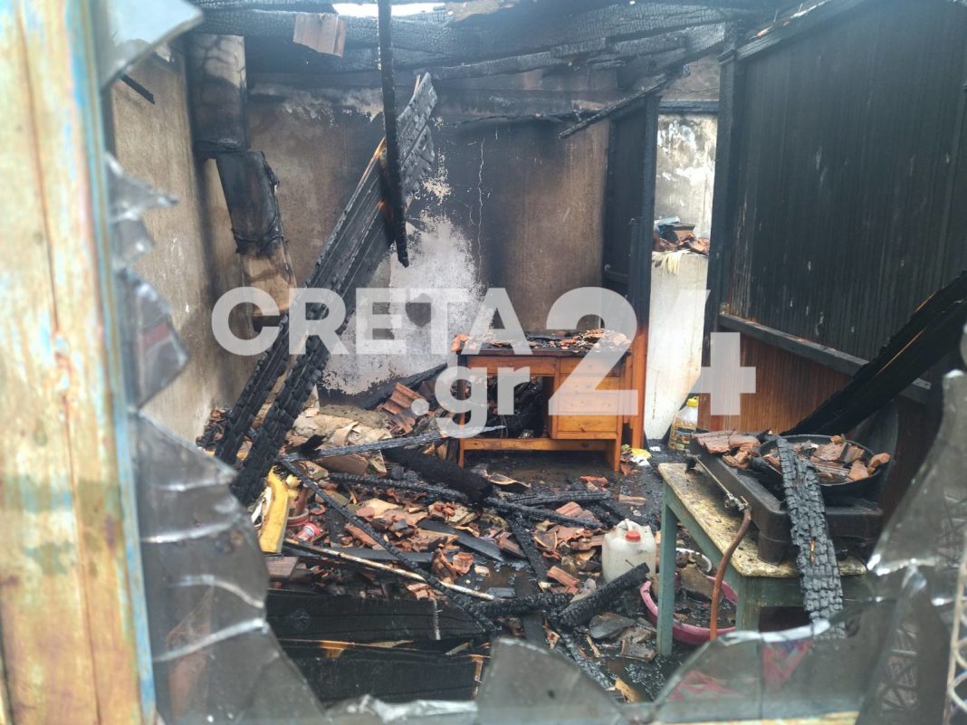 Ηράκλειο: Καταστράφηκε ολοσχερώς το σπίτι που τυλίχθηκε στις φλόγες (βίντεο)