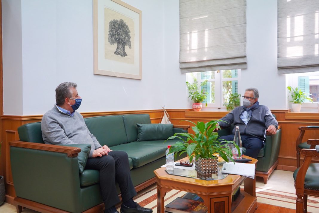 Με τον δήμαρχο Σητείας συναντήθηκε ο Περιφερειάρχης