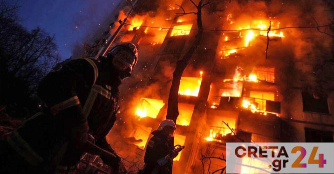 Πόλεμος στην Ουκρανία: Στις φλόγες τρεις πολυκατοικίες στο Κίεβο μετά από νέο «γύρο» ρωσικών βομβαρδισμών