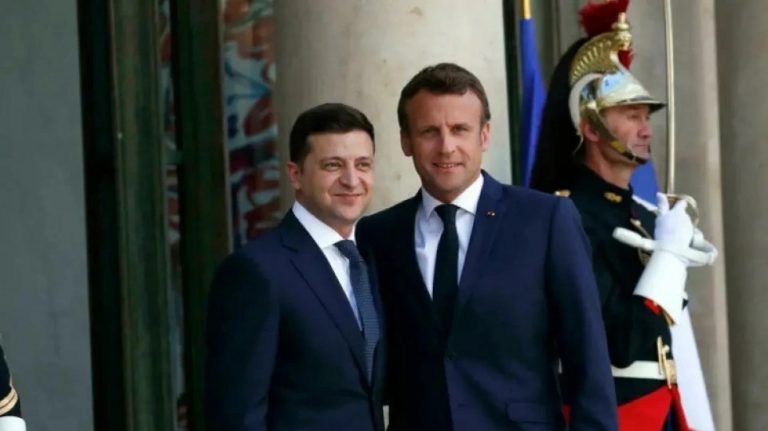 Πόλεμος στην Ουκρανία: Νέα επικοινωνία Μακρόν – Ζελένσκι, τα είπαν για τους ανθρωπιστικούς διαδρόμους και τα πυρηνικά