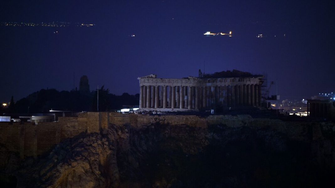 «Ώρα της γης»: Έσβησαν για μια ώρα τα φώτα στον πλανήτη – Αυξημένη ελληνική συμμετοχή