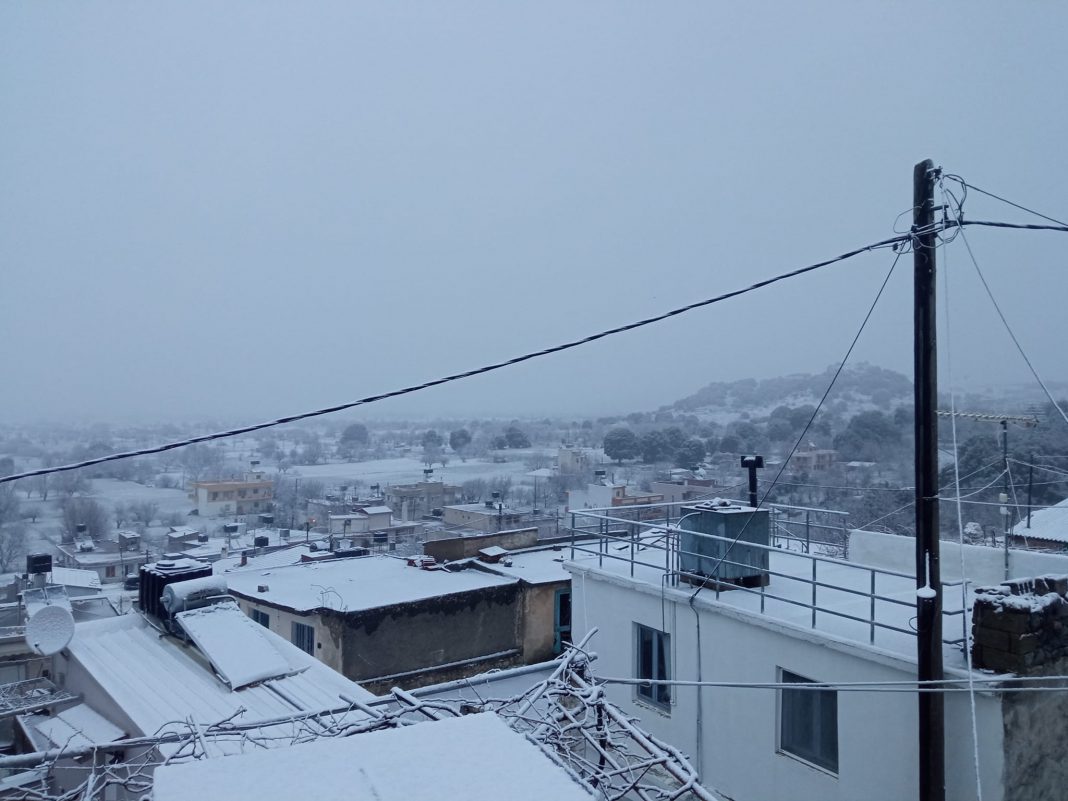 Στα λευκά έντυσε ο «Φίλιππος» την Κρήτη – Σε ποιες περιοχές θα μείνουν κλειστά τα σχολεία
