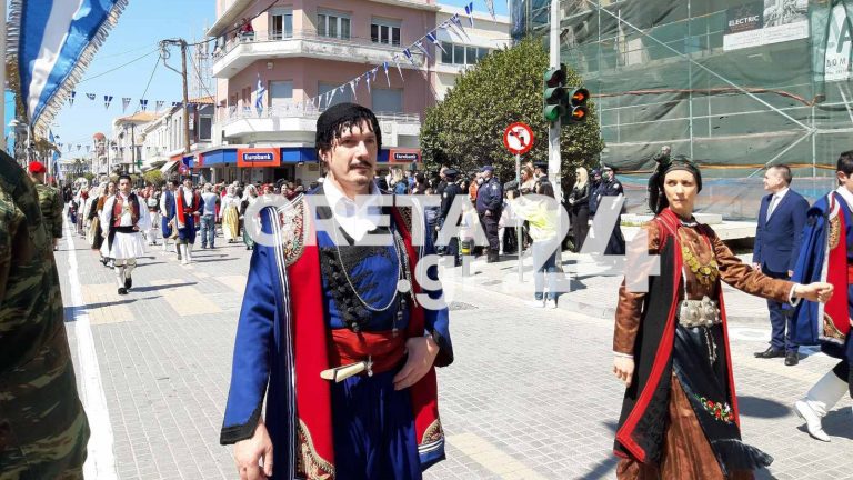 Με τα απαραίτητα μέτρα η παρέλαση στο Ρέθυμνο (εικόνες)
