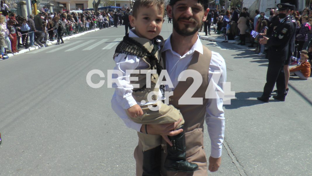 Κρήτη: Οι συγκινητικές στιγμές της παρέλασης (εικόνες)