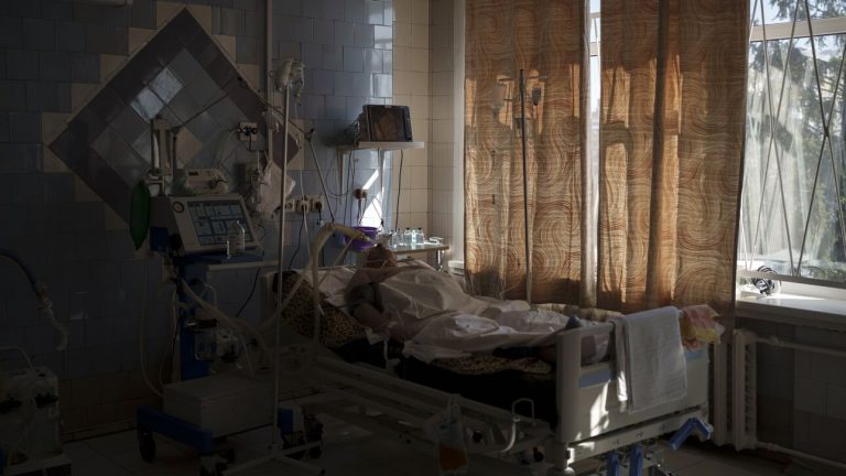 Ουκρανία: Βομβαρδισμός νοσοκομείων στο Μικολάγιφ – Στόχος και κέντρο φροντίδας καρκινοπαθών