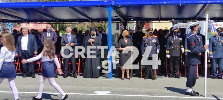 25η Μαρτίου: Πλήθος κόσμου στην παρέλαση στα Χανιά (εικόνες)