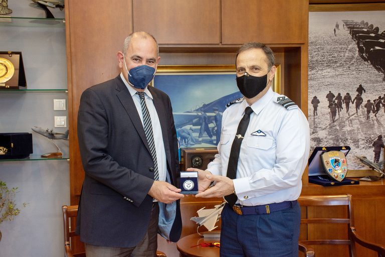 Συνάντηση Διγαλάκη με τον Αρχηγό ΓΕΑ για σημαντικά ζητήματα του Αεροδρομίου Χανίων