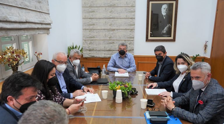 «Έπεσαν» οι υπογραφές για την κτιριακή επέκταση του Περιφερειακού Ιατρείου Ζαρού