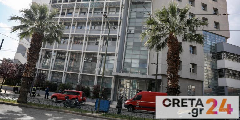 Λήξη συναγερμού στο κτίριο του ΟΠΕΚΕΠΕ – Ο ύποπτος φάκελος παραδόθηκε στον ΕΟΔΥ