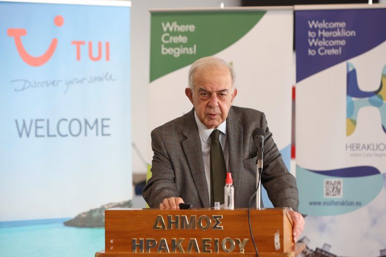 Στην τελετή ονοματοδοσίας του αεροπλάνου της TUI o Δήμαρχος Ηρακλείου