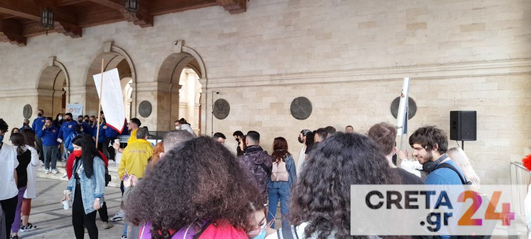 Ηράκλειο: «Επί ποδός» οι «κυνηγοί» για τον κρυμμένο θυσαυρό! (εικόνες)