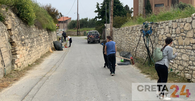 Μεγάλη δράση καθαρισμού στο Σκαλάνι: Κάτοικοι και εργαζόμενοι του δήμου μαζί στους δρόμους (εικόνες)