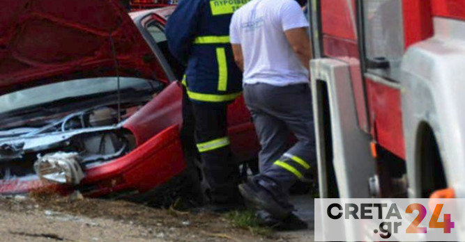 Ηράκλειο: Εγκλωβίστηκαν στο όχημα μετά το τροχαίο - Τραυματίστηκε σοβαρά 24χρονος, Tροχαίο τα ξημερώματα - Εγκλωβίστηκε μια γυναίκα, Σοβαρό τροχαίο στο Ηράκλειο, Δύο ακόμη τροχαία στο Ηράκλειο