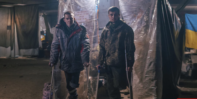 Ουκρανία: Προχωρά η απομάκρυνση των μαχητών από τη χαλυβουργία Azovstal -Δεν έχει εκκενωθεί το εργοστάσιο