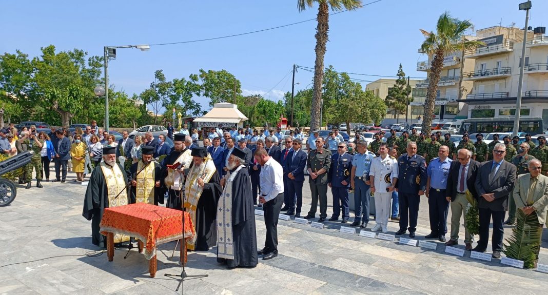 Ηράκλειο: Κατάθεση στεφάνων στο Μνημείο της Μάχης Κρήτης στην εκδήλωση τιμής και μνήμης