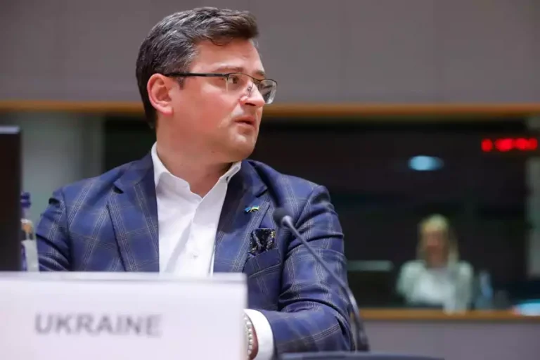 Σκληρό μήνυμα από τον υπουργό Εξωτερικών της Ουκρανίας: «Σκοτώστε τις ρωσικές εξαγωγές»