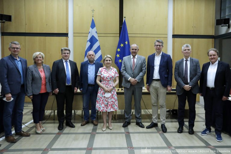 Εκπαίδευση και επιστροφή των γλυπτών του Παρθενώνα στο επίκεντρο της συνάντησης της Επιτροπής Μορφωτικών Υποθέσεων