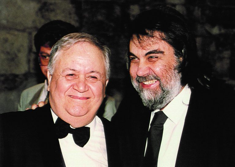 Ο διεθνής Τύπος αποχαιρετά με συγκίνηση τον μεγάλο Βαγγέλη Παπαθανασίου