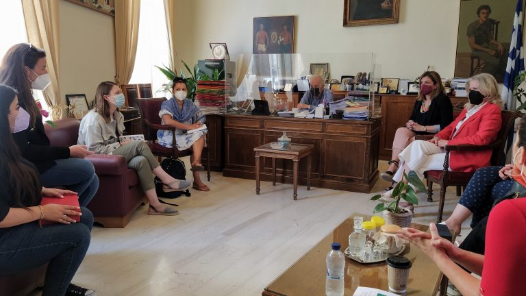 Ηράκλειο: Βραβεύθηκαν για την εφαρμογή του νέου νόμου προστασίας των αδέσποτων ζώων συντροφιάς