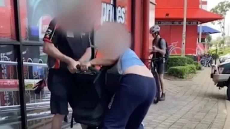Υπάλληλος συνέλαβε κλέφτη και η εταιρία τον έθεσε σε διαθεσιμότητα