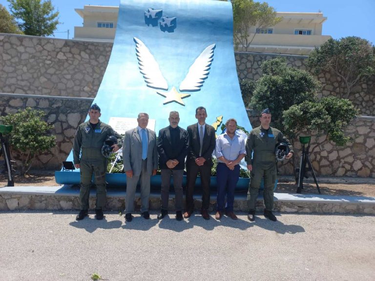 Τιμήθηκε η μνήμη του Σμηναγού, Κώστα Ηλιάκη στην Κάρπαθο