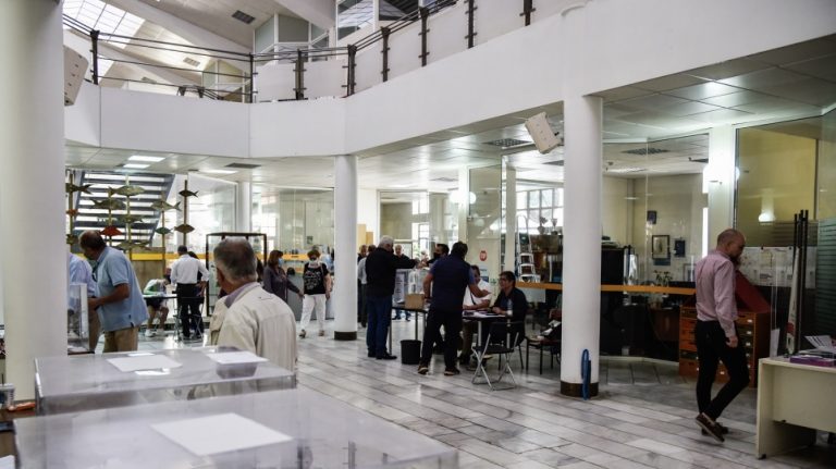 ΣΥΡΙΖΑ: Στις 140.000 η συμμετοχή στην ψηφοφορία – Συνεχίζεται η προσέλευση