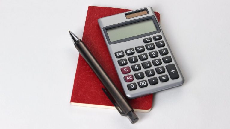 Φορολογικές δηλώσεις 2022: Οι 22 κατηγορίες που απαλλάσσονται από φόρο