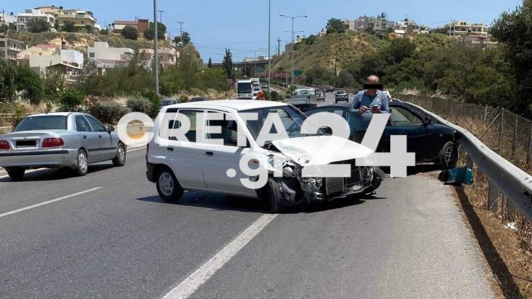 Σφοδρή σύγκρουση οχημάτων στο Ηράκλειο