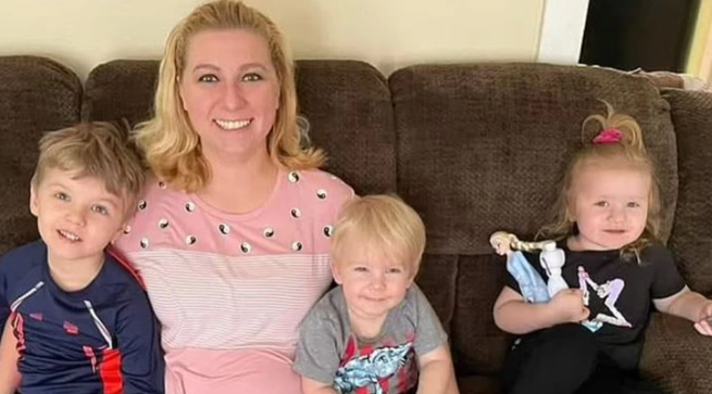 Φρίκη στο Σικάγο: Μητέρα εντόπισε νεκρά τα τρία της παιδιά – Τα έπνιξε ο εν διαστάσει σύζυγός της μέσα στο σπίτι του