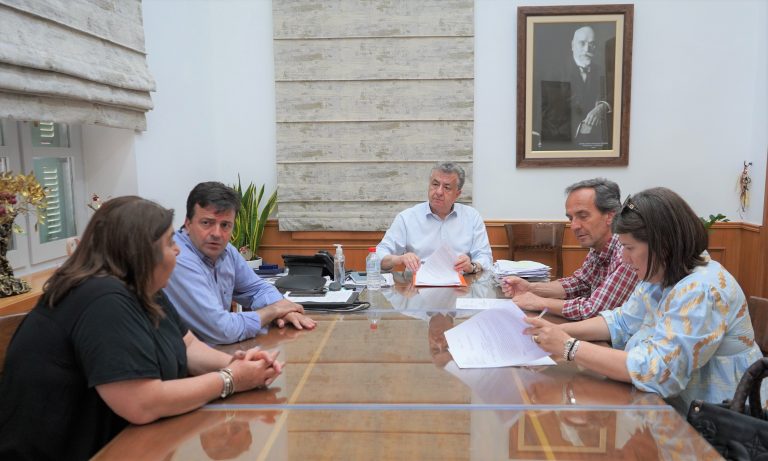 «Έπεσαν» οι υπογραφές για την εκπόνηση μελέτης για την οριοθέτηση-διευθέτηση του «Κατσαμπαδιανού υδατορέματος»
