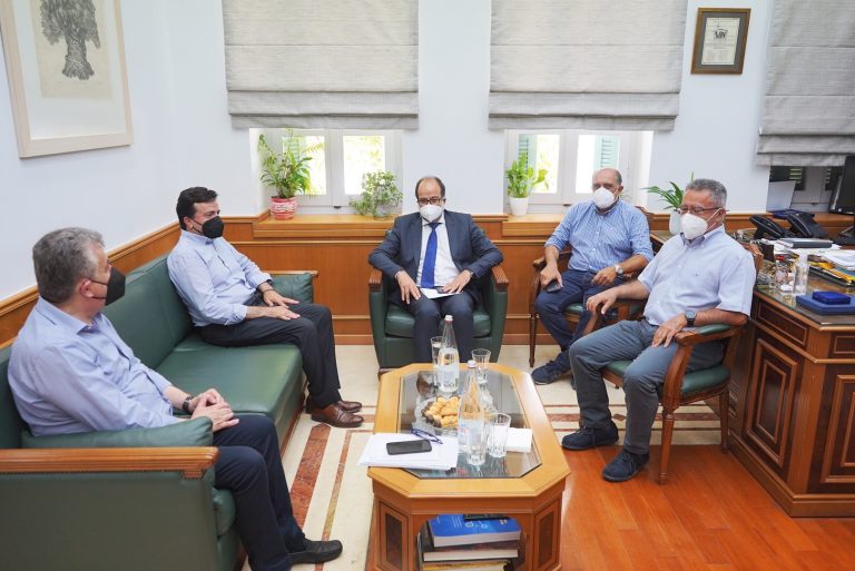 Με τον Αντιπρόεδρο της Επιτροπή Εμπειρογνωμόνων Δημόσιας Υγείας συναντήθηκε ο Περιφερειάρχης