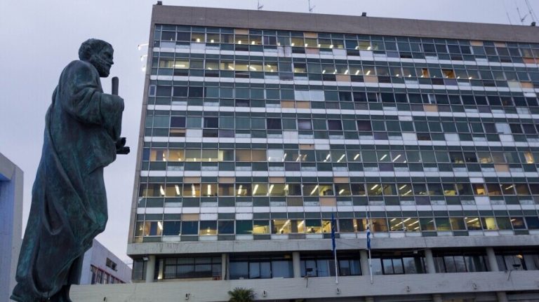 Οι βανδαλισμοί στο ΑΠΘ και ο νόμος στο «συρτάρι»