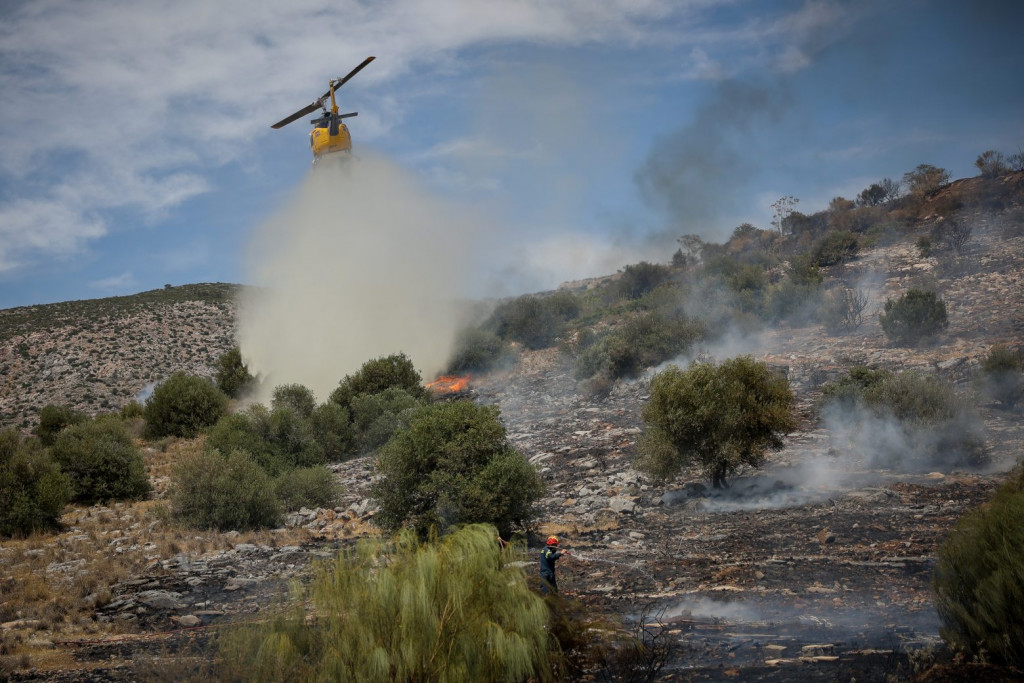 Γλυφάδα: Δυναμώνει το πύρινο μέτωπο προς το Πανόραμα Βούλας – Εκκένωση ζητά ο δήμαρχος