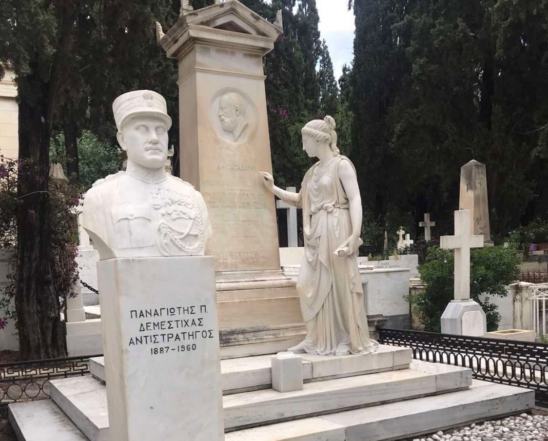 Μνημείο Αντ. Φ. Παπαδάκη: Στη Βουλή οι ευθύνες του Δήμου Αθηναίων και απόρρητο πόρισμα της Εθνικής Αρχής Διαφάνειας