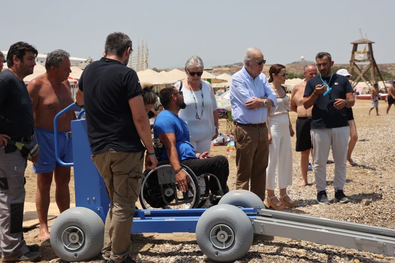 Εγκατάσταση νέου Seatrac στην παραλία «Ακτή» στον Καρτερό
