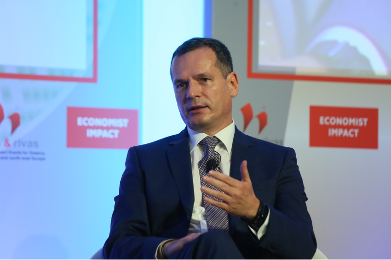 Μ. Μανουσάκης στο 26ο συνέδριο του Economist: Χρειαζόμαστε πυκνά δίκτυα για να πετύχουμε την ενεργειακή μετάβαση