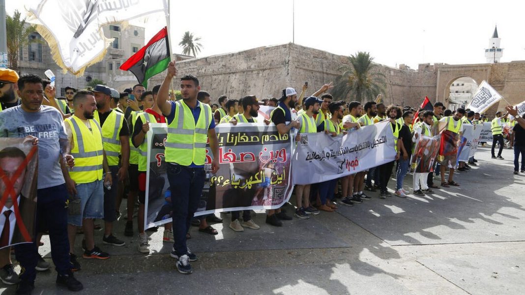 Κρίση στη Λιβύη: Σε αδιέξοδο οι αντίπαλες κυβερνήσεις, οι πολίτες θέλουν αλλαγή και ρεύμα