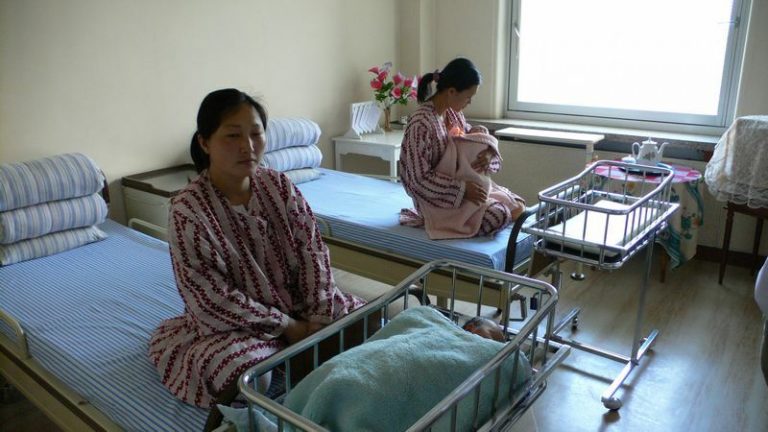Η Βόρεια Κορέα προσπαθεί να αντιμετωπίσει την κρίση με μαντζούνια