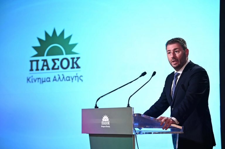 Νίκος Ανδρουλάκης: «Πρέπει να σταθούμε στο πλευρό κάθε γυναίκας»